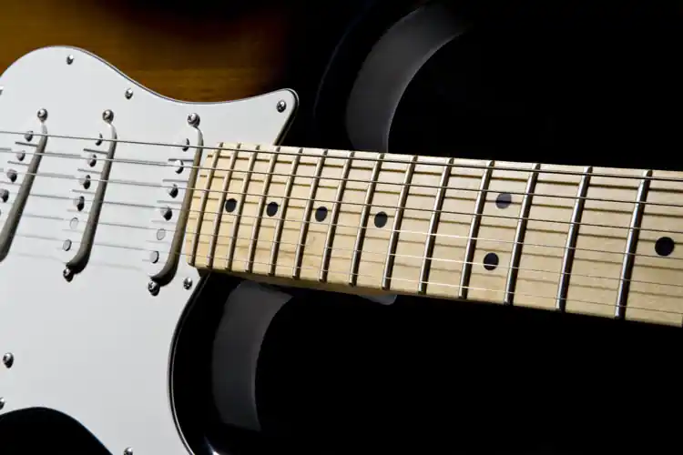 Fender American Special Stratocaster MN 2TS Neue Kollektion