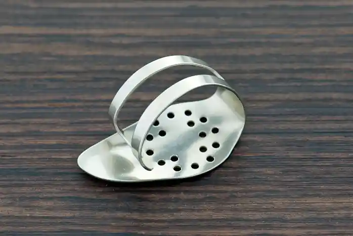 Neu 112061003 Metal Thumb Medium