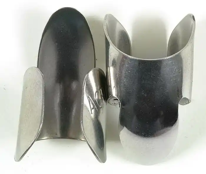 Fingerpick Stainless Medium 2 Preisreduziert