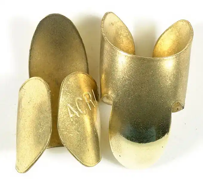 Fingerpick Brass Medium 2Stück Schnäppchen