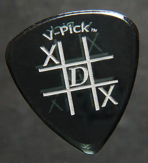 Derek St. Holmes Sign Pick Finale Aktion