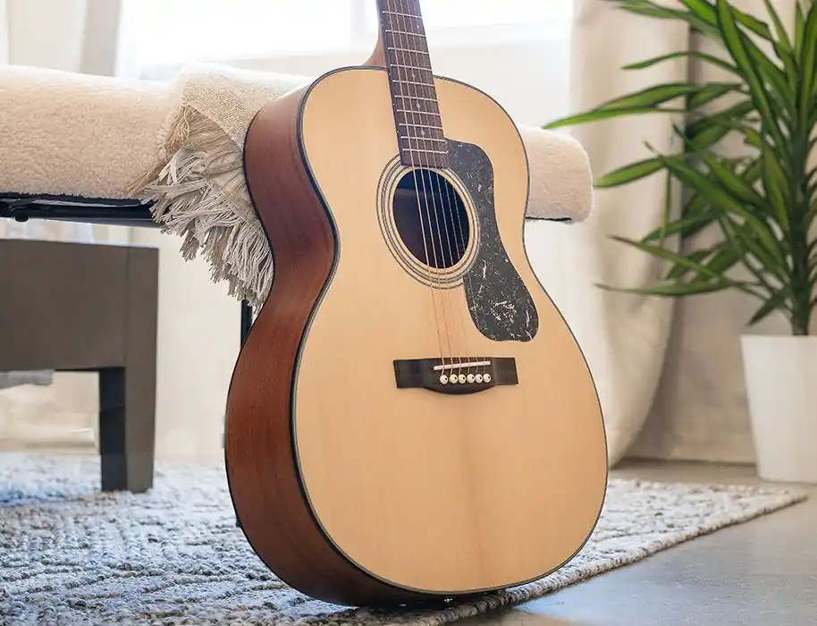 Guild OM-340 NAT Westerngitarre, Sitkafichte Gratis Versand
